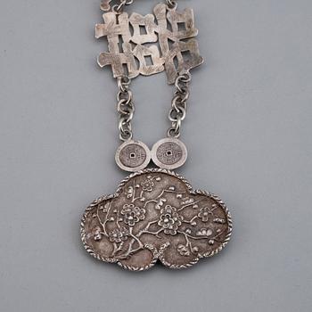 BÄLTE, silver. Kina,  Luen Hing, Shanghai, circa 1875-1930.