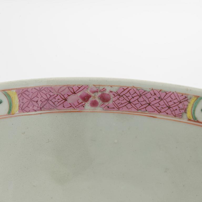 A 18th century Qing dynasty bowl, China.