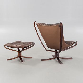 SIGURD RESSEL, fåtölj med fotpall, "Falcon", Vatne Möbler Norge, 1970-tal.