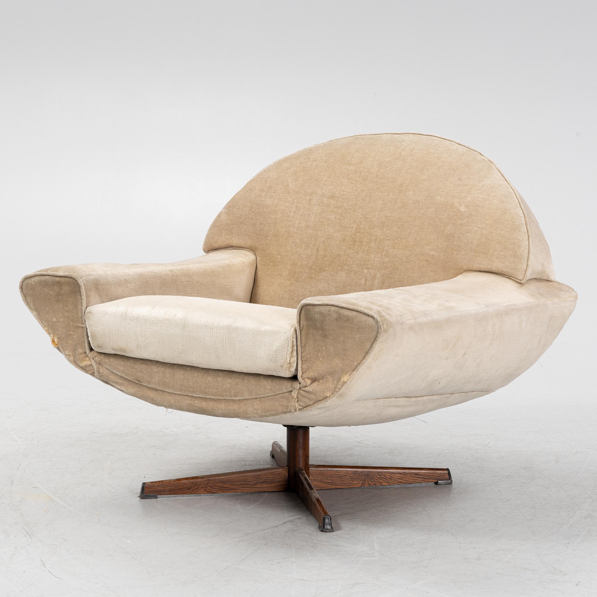 Johannes Andersen, a 'Capri' sofa and easy chair, Trensum, 1960's.
