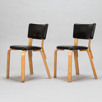 Alvar Aalto, stolar, ett par, modell E 69 för O.Y. Huonekalu- ja Rakennustyötehdas A.B. 1960-tal.