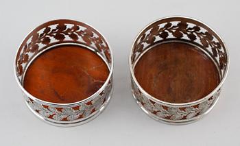 COASTERS, 2 st, nysilver och trä, Polen, 1900-talets mitt.