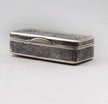SNUSDOSA, silver, Moskva 1889. Vikt ca 74 gram.