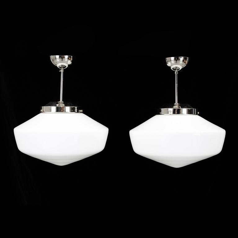 TAKLAMPOR, ett par, Pukebergs glasbruk, 1920-tal. Höjd 40 cm.