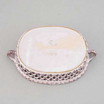 Gallerkorg, fajans. Rörstrand, 1700-tal.