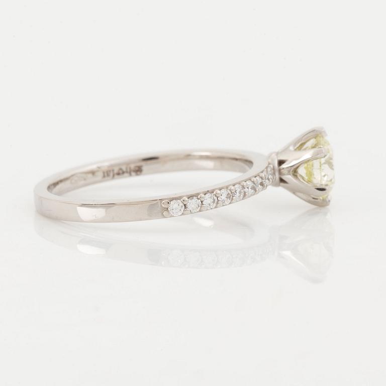 Brilliant cut diamond ring.