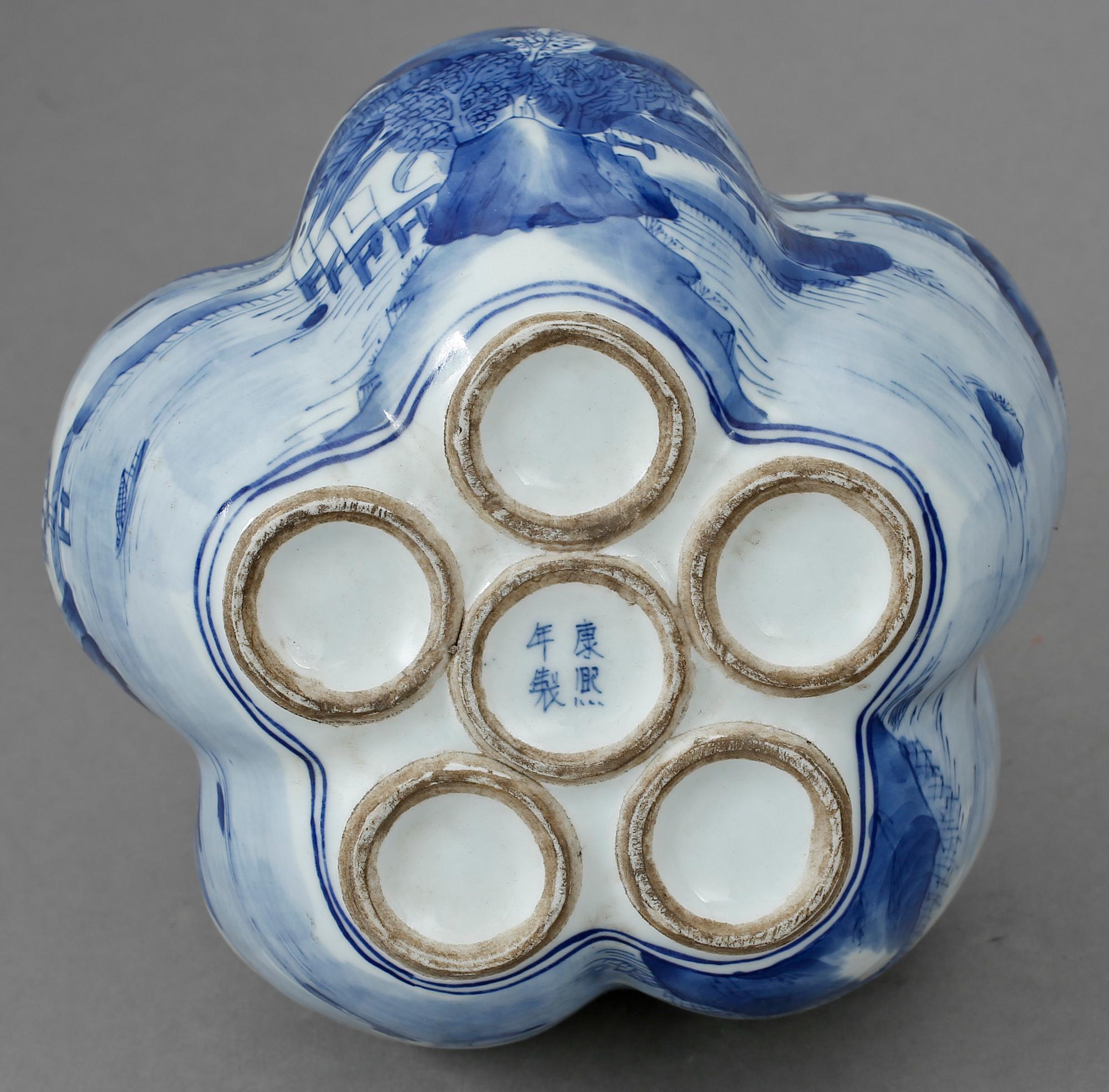 TULPANVAS, porslin, Kangxis märke, 1900-tal.