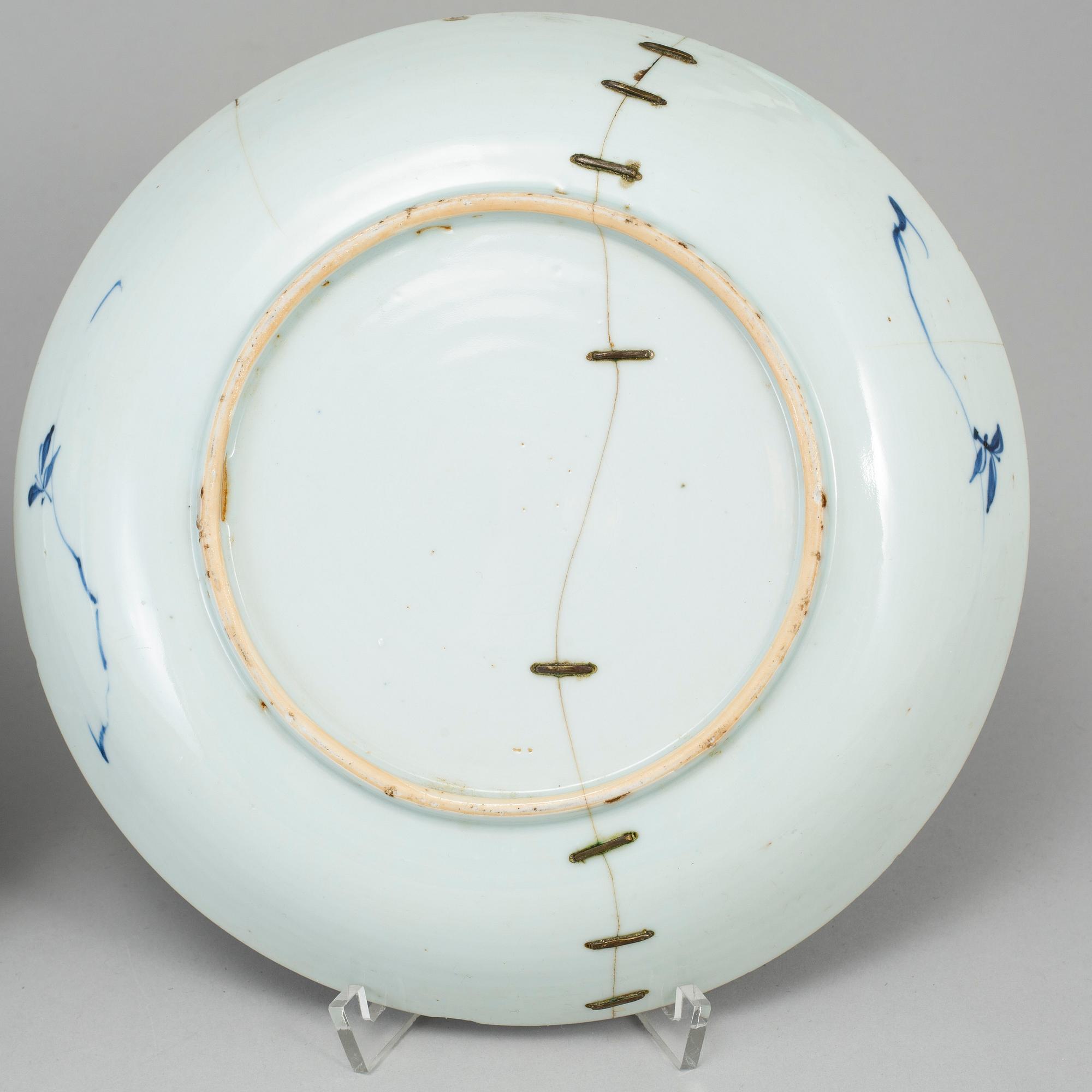 SKÅLFAT, tre stycken, kompaniporslin. Qingdynastin, Qinalong (1736-95).