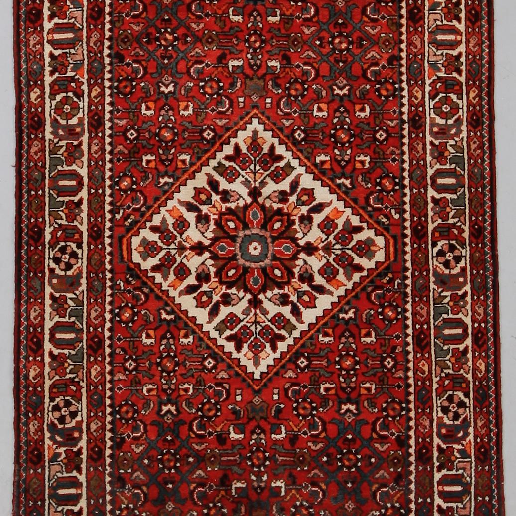 MATTA, Hamadan, ca 329 x 120 cm.
