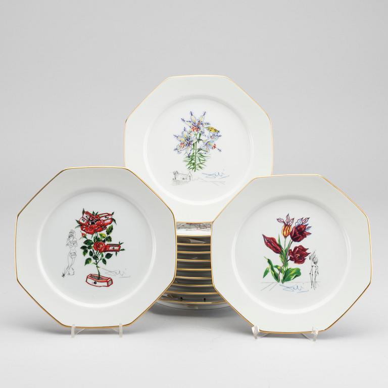 Twelwe Royal Copenhagen Plates "Las Flores Dalianianas".