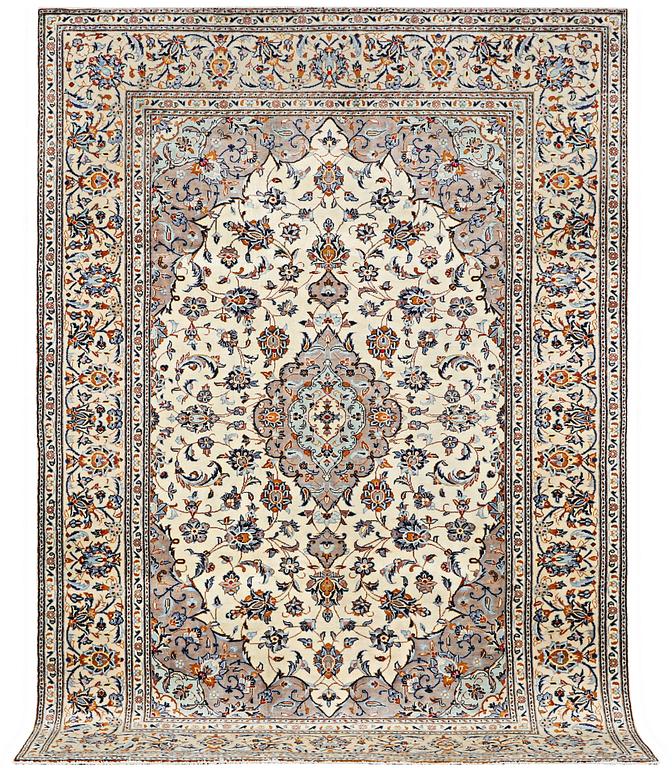 A carpet, Kashan, ca 303 x 200 cm.