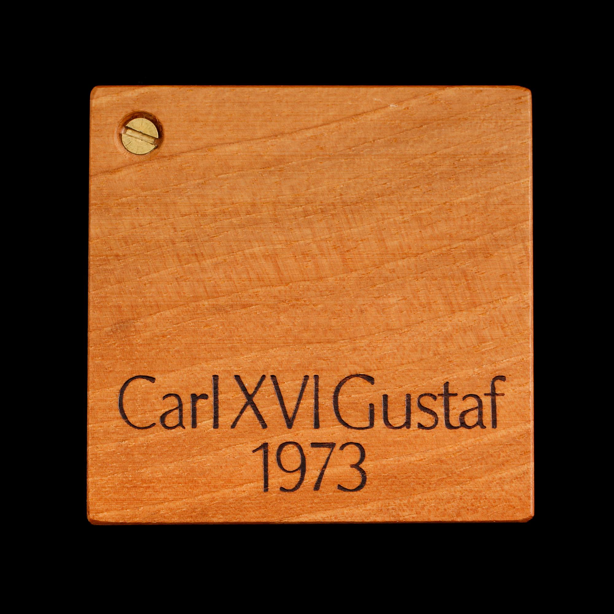 MINNESMEDALJ, 18 k guld, Carl XVI Gustaf, 1973. Vikt ca 70 gram.