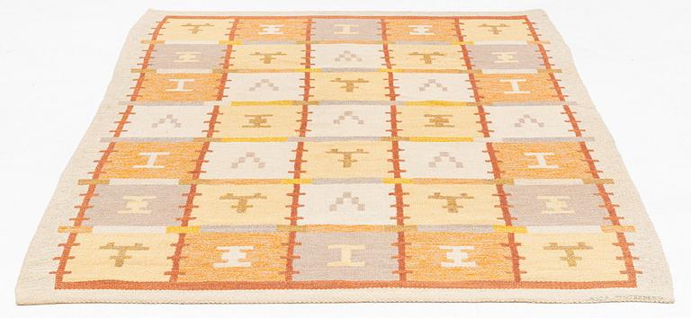 Agda Österberg, a carpet, flat weave, ca 239 x 177 cm, signed Agda Österberg.