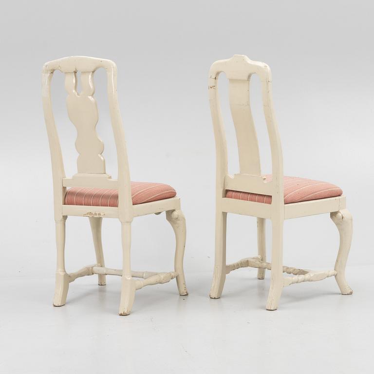 Chairs, a pair, similar, late Baroque, first half of the 18th century.
