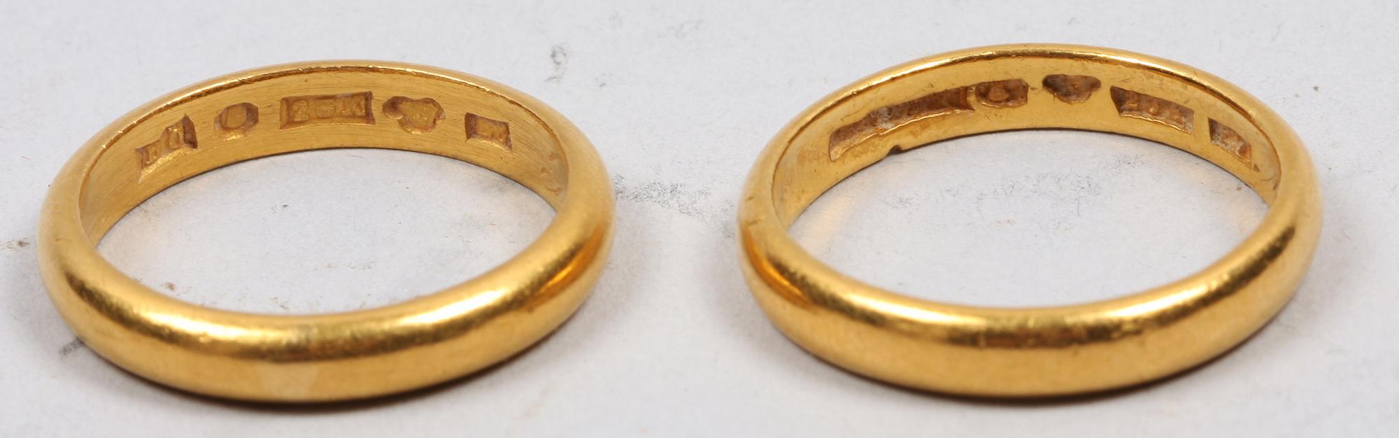 RINGAR, 2 st, 23K guld. Tot 13 g.