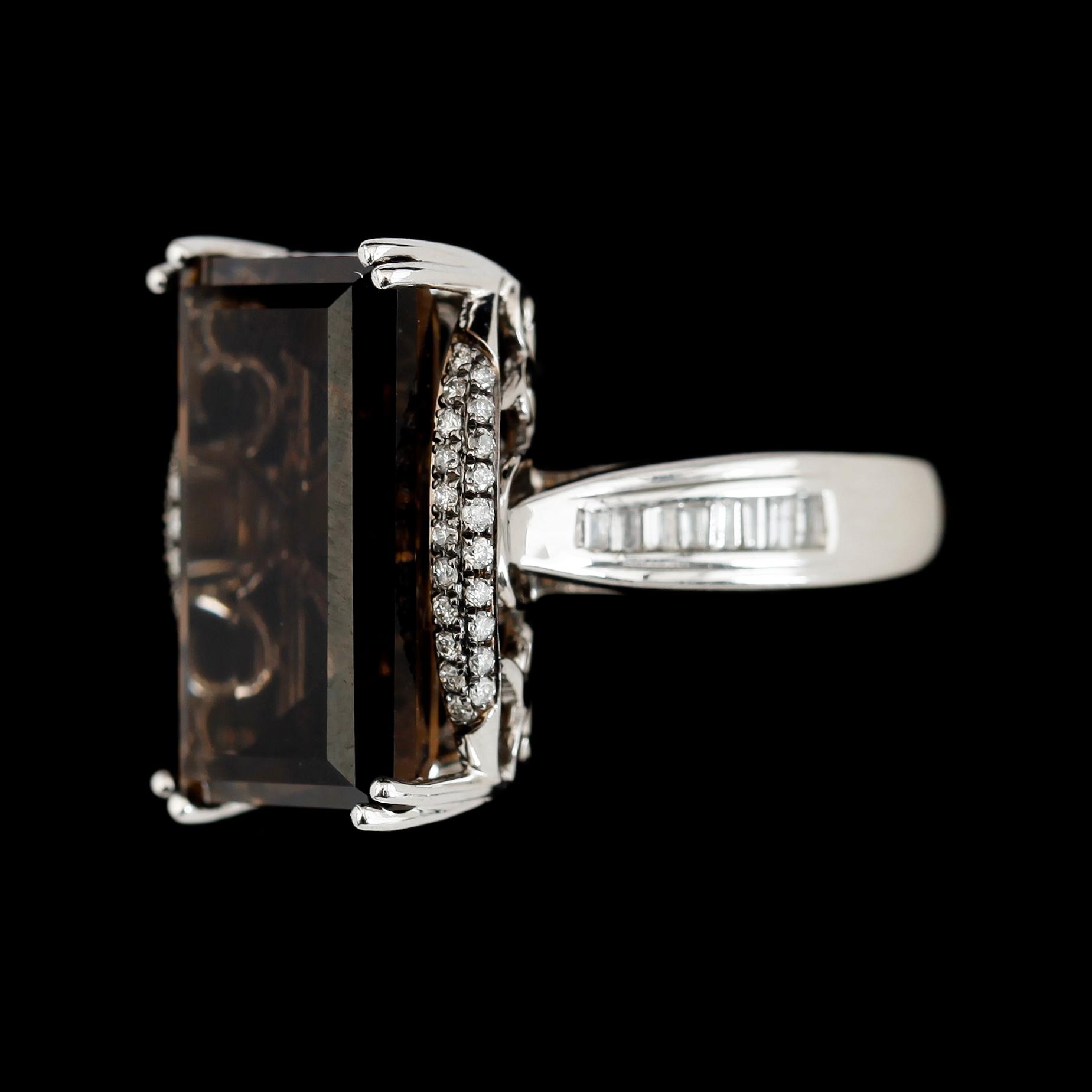 RING, 14K vitguld, röktopas samt diamanter.