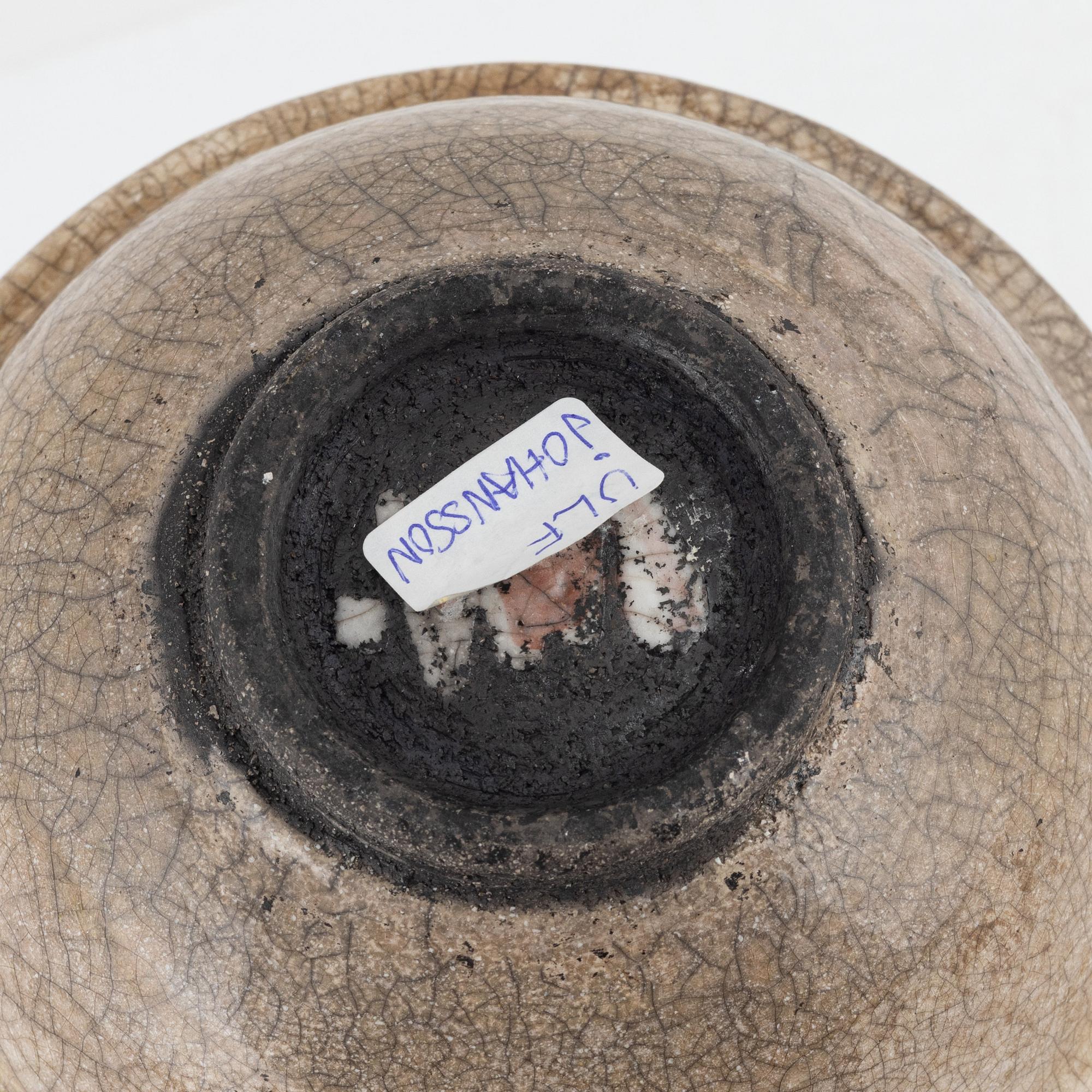 Ulf Johansson, lockskål, raku, egen verkstad, Arboga, 1900-talets senare hälft.