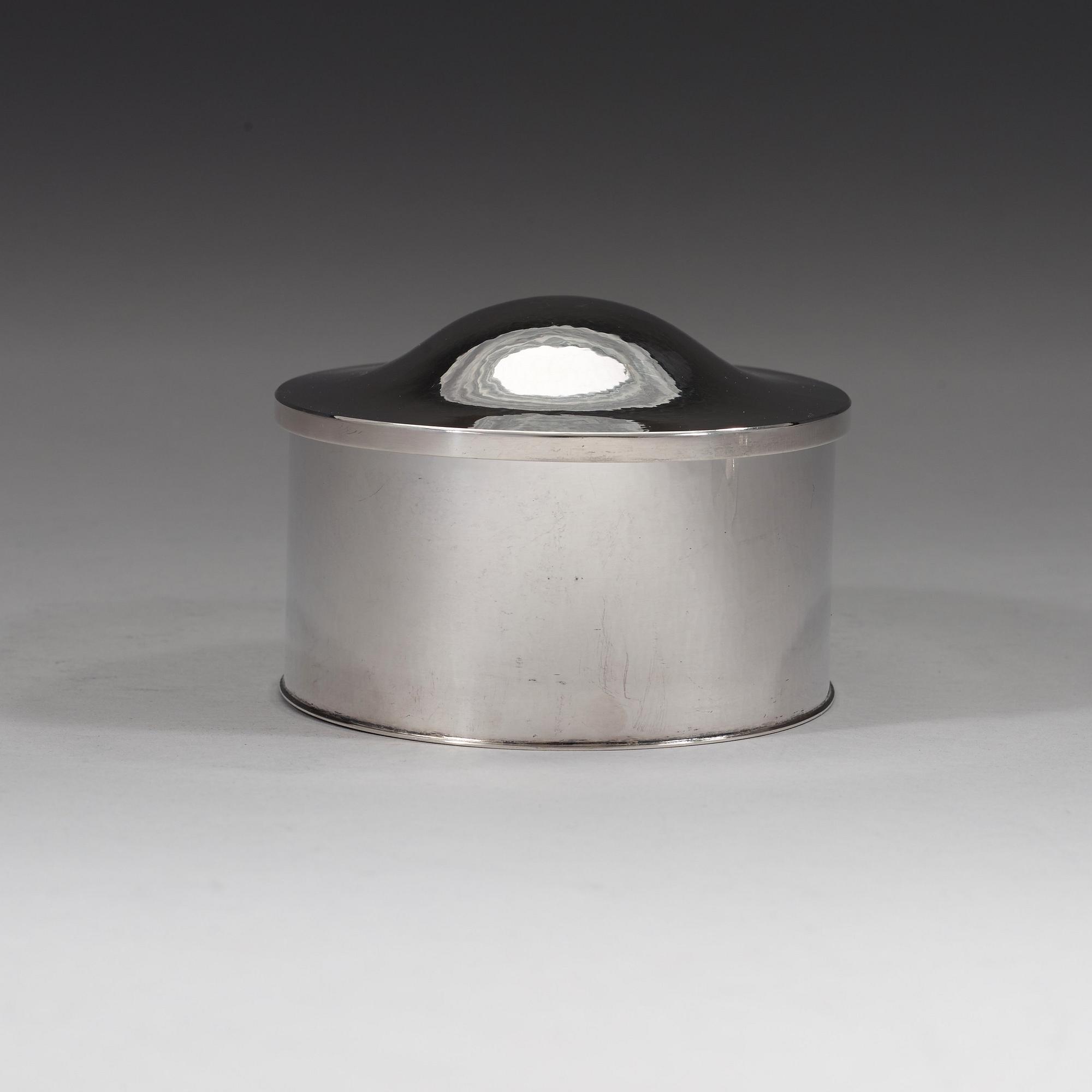 A Sigurd Persson sterling box, Stockholm 1973, executed by Wolfgang Gessl.