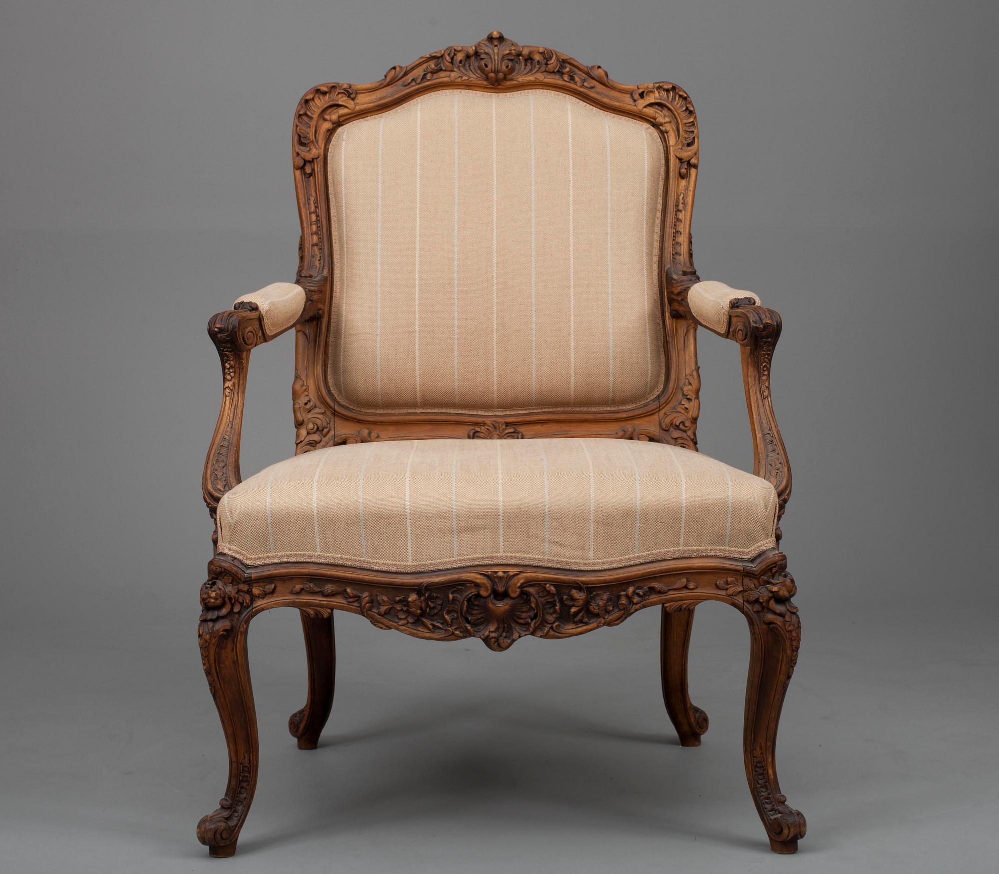 KARMSTOL, rokokostil, märkt Lysberg & Hansen A/S Kgl Hofleverandør København Danmark, sekelskiftet 1800/1900-tal.