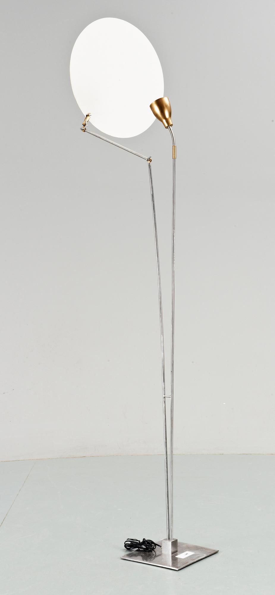 GOLVLAMPA, metall, 1900-talets andra hälft.