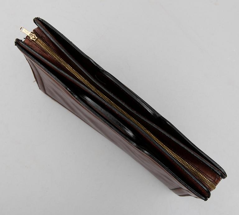 PORTFÖLJ, brunt skinn.