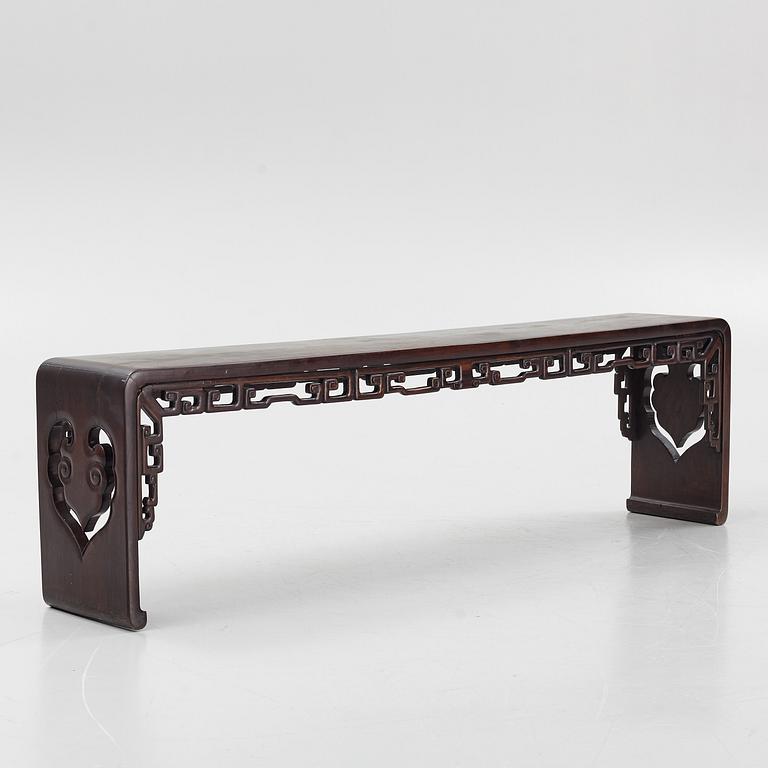 Bänk/low table, hongmu. Qingdynastin, 1800-tal.