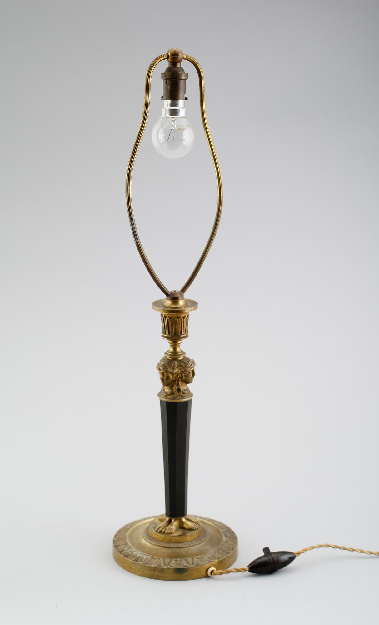 BORDSLAMPA, empirestil, 1900-talets första hälft.