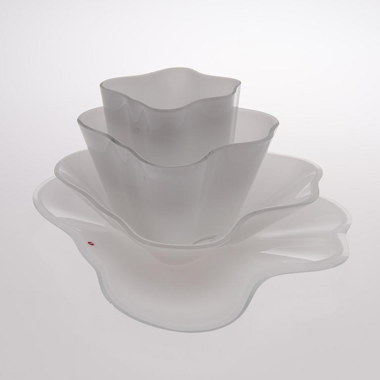 ALVAR AALTO, A GLASS SCULPTURE, 4 PIECES. The Aalto Flower. Signed Alvar Aalto, Iittala.