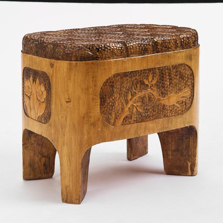 Jugend/Art Nouveau, a sculpted birch stool, Sweden, early 1900s.