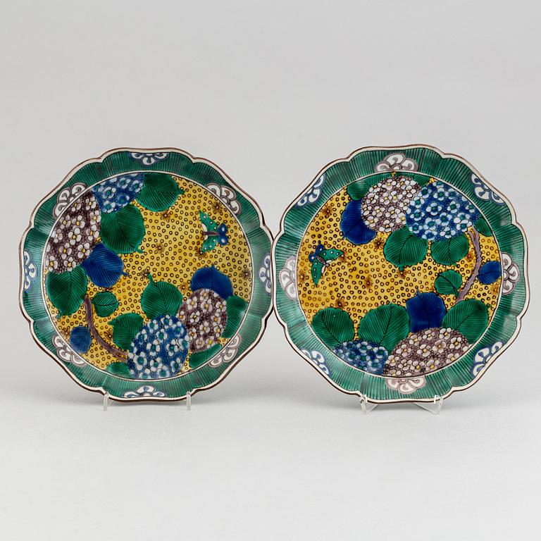 A pair of kokutani dishes, Japan, Meiji (1868-1912).