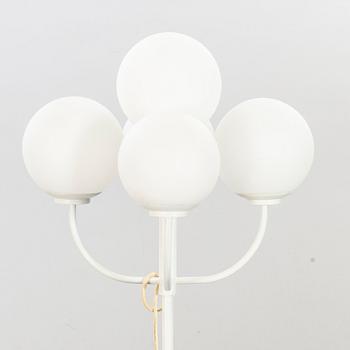 A 1980'S FLOOR LAMP.