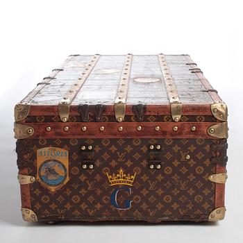 LOUIS VUITTON, a Monogram canvas trunk, late 19th/early 20th century.