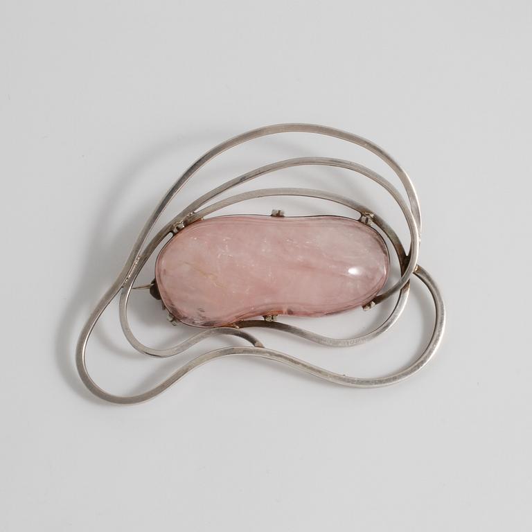 WILHELM HANE, Helsingborg, 1956, brosch med rosenkvarts.