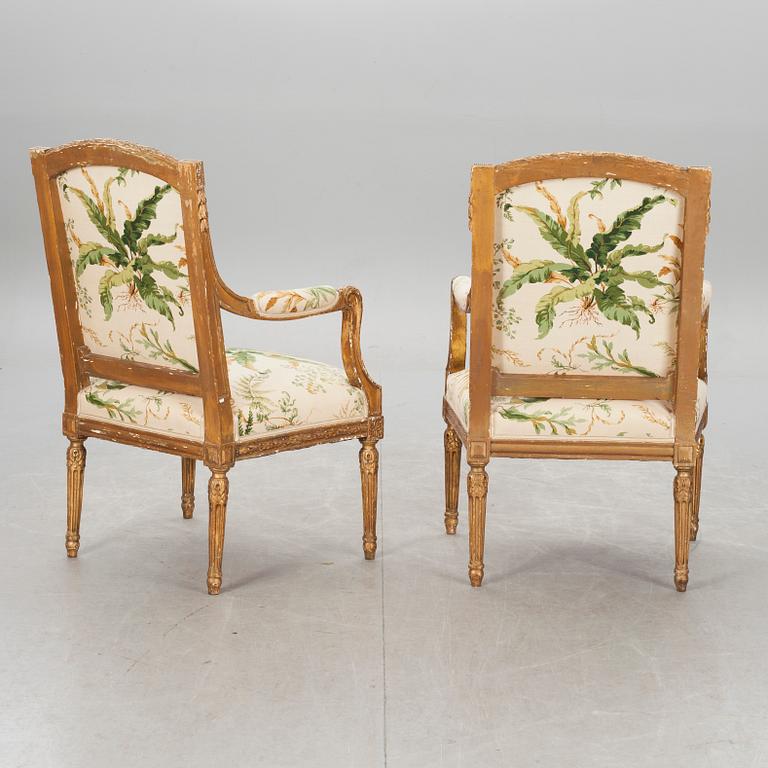 KARMSTOLAR, ett par. Louis XVI-stil. Sekelskiftet 1800/1900.