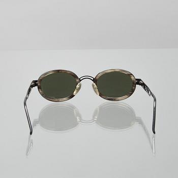 SOLGLASÖGON, Moschino.