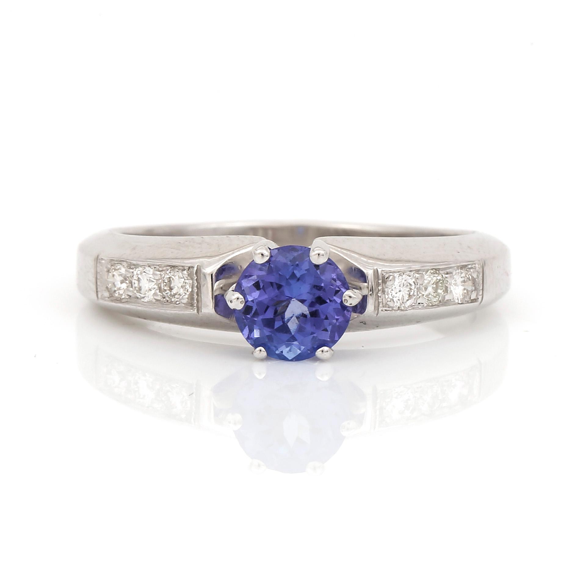RING, vitguld 14K, tanzanit, ca 1.40ct, samt diamanter, totalt ca 0.20 ct. Tot ca 5 gram.