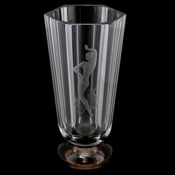 VAS, glas, Vicke Lindstrand, Orrefors, 1900-talets första hälft.