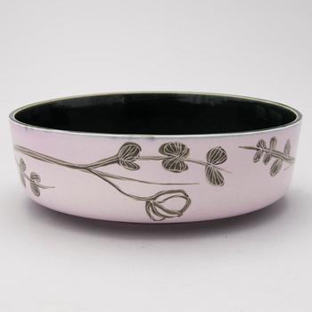 A porcelain bowl signed Heini Riitahuhta 2005.