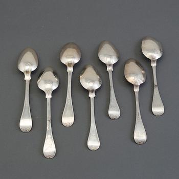 7 pieces of silver tablespoons.