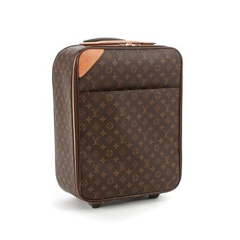 284. LOUIS VUITTON, a monogram canvas cabin case, "Pegase 50".