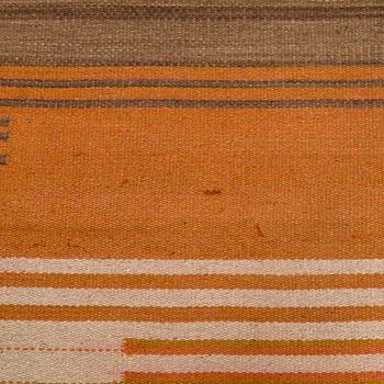 Impi Sotavalta,  A 1930s  flat weave carpet for Aaltosen Mattokutomo Kiikka Finland. Circa 290 x 190 cm.