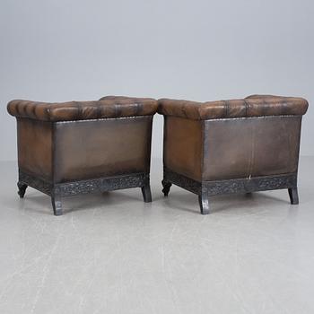 CLUBFÅTÖLJER, ett par, 1900-talets början.