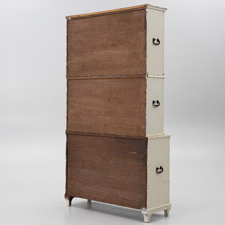 A cabinet, 18th/19th century.