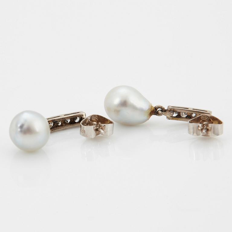 Ett par örhängen 18K vitguld med droppformade pärlor och åttkantslipade diamanter.