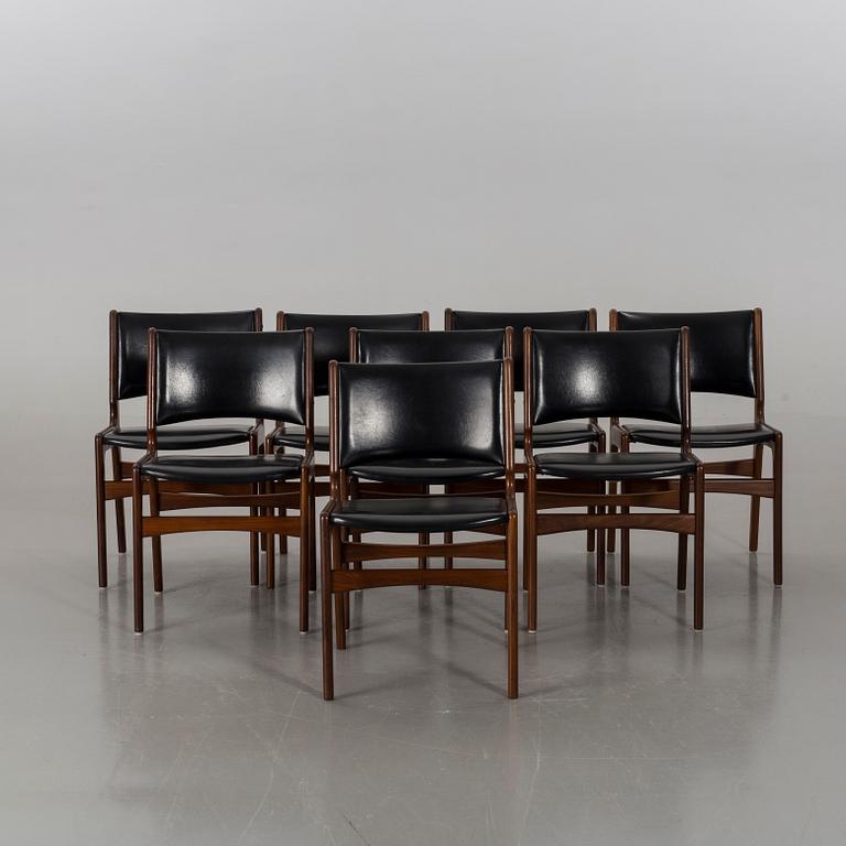 A SET OF 8 CHAIRS FROM JOHANNES ANDERSEN FOR  Uldum Mobelfabrik, Denmark.