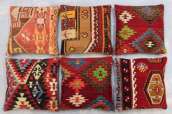 Six kilim cushions, approx, Ca 60 x 60 cm.
