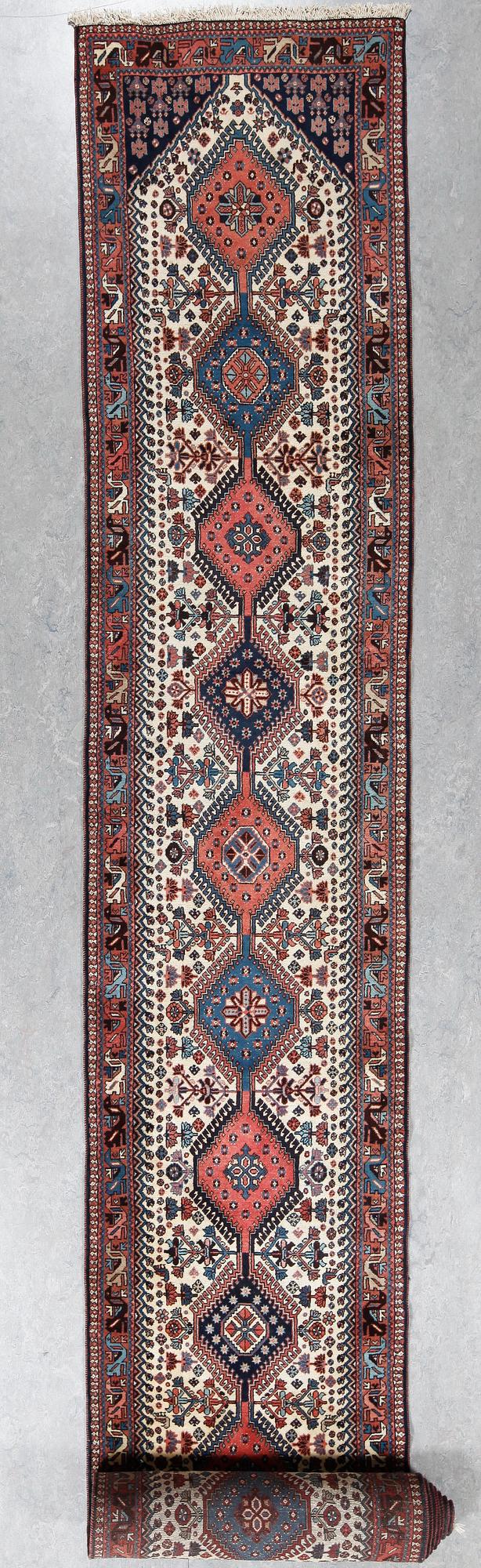 GALLERIMATTA, Yalameh, ca 668x84 cm.