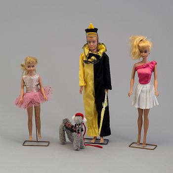 3 Barbiedolls with clothes and accessories, Mattel 1960's-/70's.