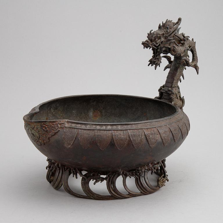 A Japanese bronze fountain, Meiji (1868-1912), 19th century.