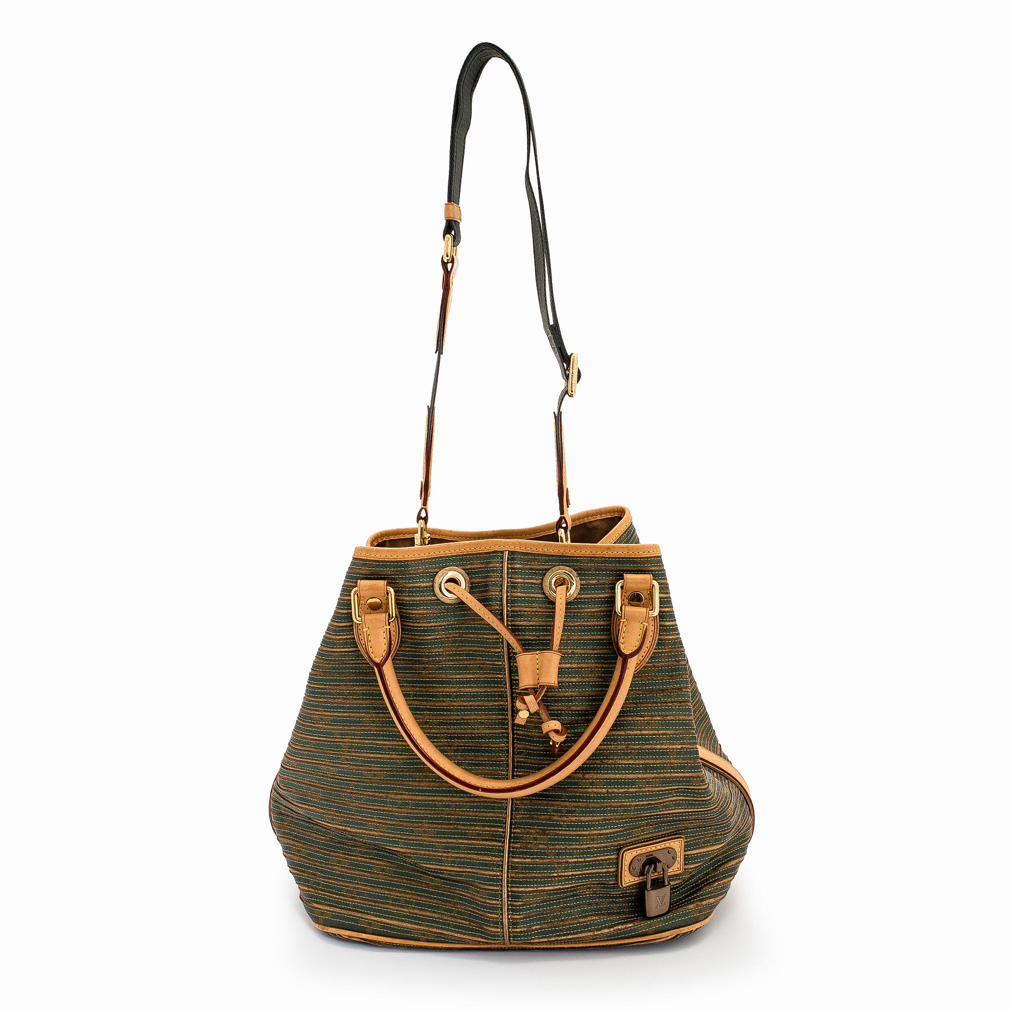 Louis Vuitton, an "Eden Neo" bag.